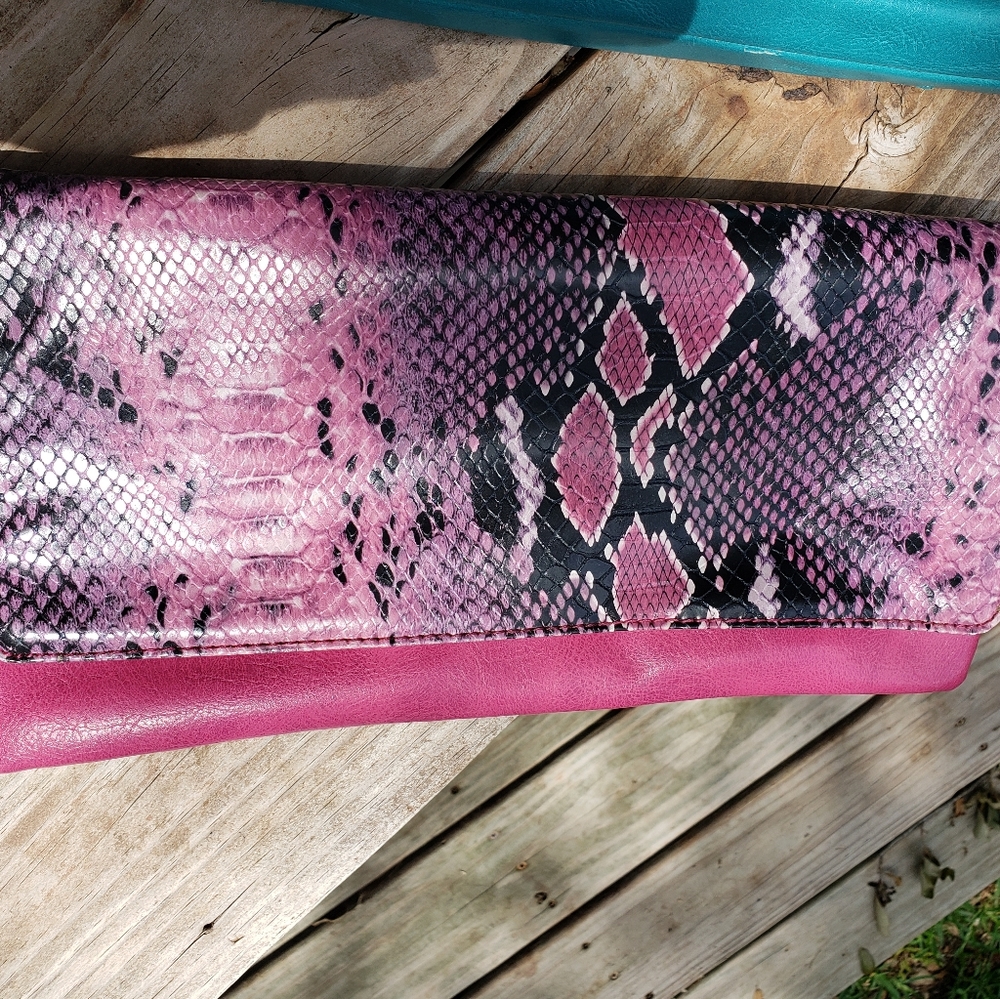 Pink Snake pattern clutch w/detachable strap